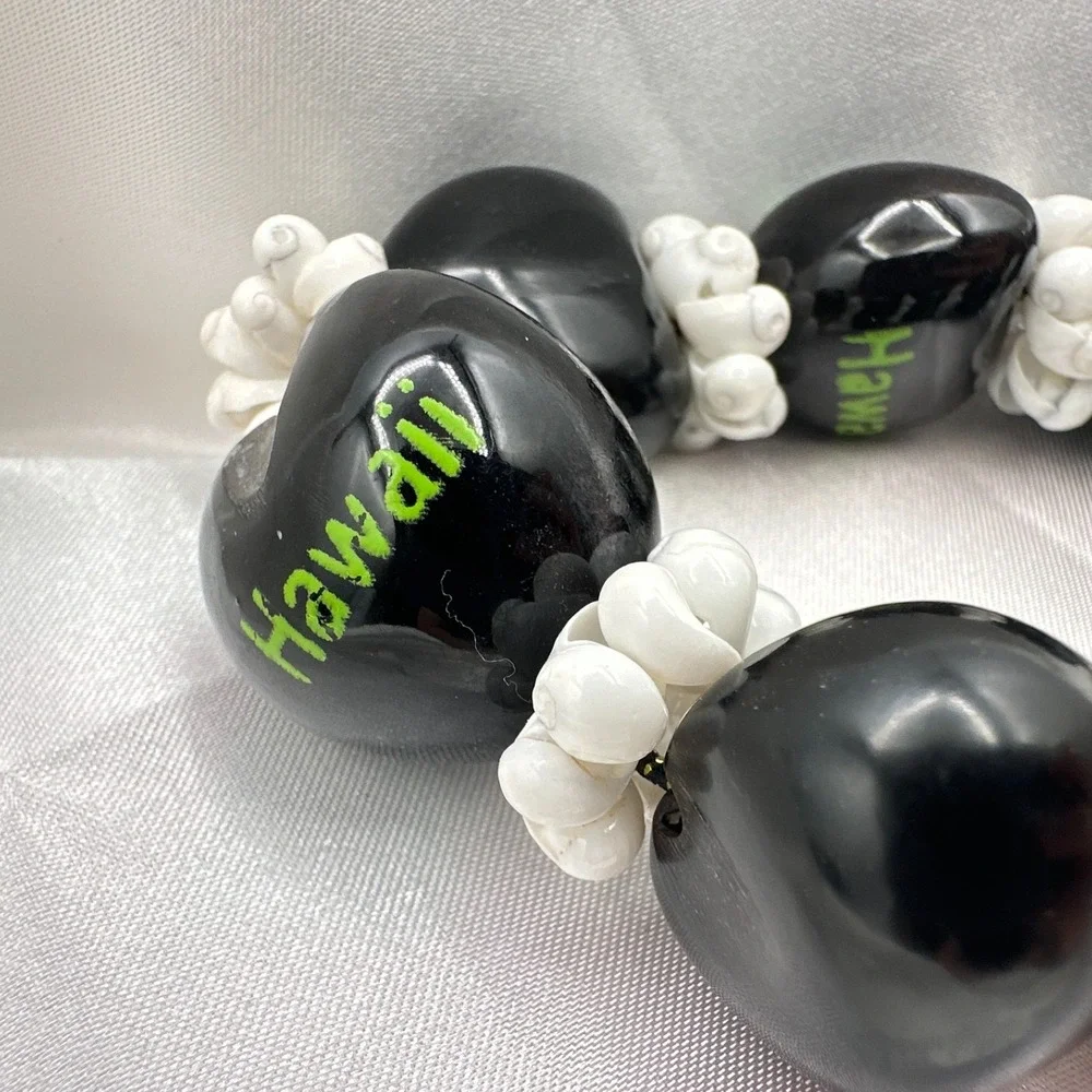Vintage 90s Hawaii Kukui Nut Shell Bracelet Boho Tropical Luau Beach Jewelry